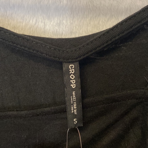 Crop 1/2 sheer pattern halter top. - Picture 5 of 5